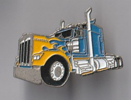 PIN'S THEME TRANSPORT  GROS CAMION  REMORQUEUR  KENWORTH W900B - Transports