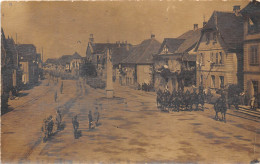 88-REMIREMONT- A VERIFIER- CARTE PHOTO- DEFILE DU 3eme BATAILLON ET LES GENDARMES EN TÊTE - Remiremont