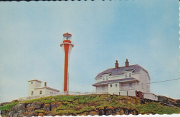 Lighthouse  Cape Forchu, Yarmouth N.S, Canada / Promontoire Même Nom Rouge Et Blanc Maison 2 Cheminées, - Yarmouth