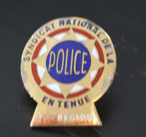 Pin's Police Nationale Syndicat En Tenue 7 Ee Région - Police