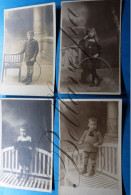 Carte Postale  Fotokaart  Studio Foto Atelier   Photographie  Kind Met Hoepel. 4 X Cpa - Ancianas (antes De 1900)