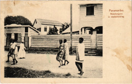 PC PARAMARIBO BOSCHNEGERS IN STADSKLEEDING SURINAME (a2946) - Surinam