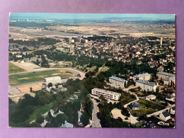 78  CPSM    AUBERGENVILLE-ELISABETHVILLE   Vue Générale Aérienne     Stade…..      Bon état - Aubergenville