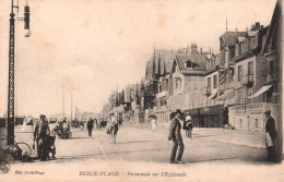 Berck Plage - Promenade Sur L'esplanade - Les Villas - Berck