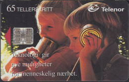 Norway - N043 Children With Phone - Kinder - C4C147966 - Norvège