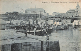 Granville * Le Port * Débarquement Des Passagers Venant De Jersey - Granville