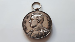 BELGIQUE ALBERT IER COURTRAI  1915 LA COMPAGNIE DES PROPRIETAIRES REUNIS MEDAILLE ATTRIBUEE 32.8GR 40.5MM - Royaux / De Noblesse