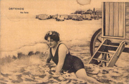 BELGIQUE - Ostende - Au Bain - Femme - Carte Postale Ancienne - Oostende