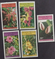 SD)1984, CONGO, FLORA, TUNBERGIA, BOUGAINVILLE, HIBISCUS, YELLOW TRUMPET, FLAMINGO FLOWER, MNH - Altri & Non Classificati