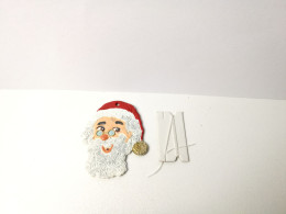 Kinder :  706 067  Weihnachtsmotive Aus Adventskalender 2004 - Santa Claus Aus Metall! - Monoblocs