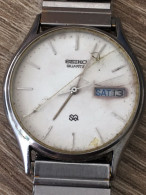 Vintage Montre Seiko Quartz à Pile(à Changer)jour & Date Bleue Bracelet Métal A Réparer-vitre Fêlée Montre Ancienne - Horloge: Antiek