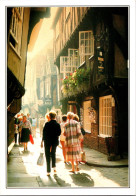 18-7-2023 (2 S 33) UK - City Of York - Shambles (commercial Stret) - Magasins