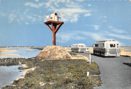 23-JK-4124 : AUTOCAR AU PASSAGE DU GOIS. ILE DE NOIRMOUTIER. VENDEE - Bus & Autocars