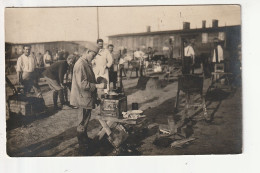 CARTE PHOTO - MILITAIRES AU REPOS - Te Identificeren