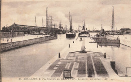 Bordeaux * Vue Générale Du Bassin * Flot * Les Docks Et Les écluses - Bordeaux