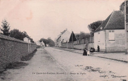 La Queue En Yvelines - Route De Paris  - CPA°J - Altri & Non Classificati