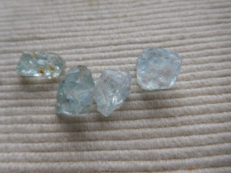 LOT 4 CRISTAUX NATUREL AIGUE MARINE BLEU MADAGASCAR PIERRE FINE 18 CARATS C6 - Zonder Classificatie