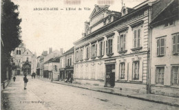 Arcis Sur Aube * Rue Et Façade L'hôtel De Ville - Arcis Sur Aube