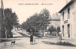 SAINT-ANDRE-le-GAZ (Isère) - Rue De La Gare - Café Cuical - Voyagé 1910 (2 Scans) Collet, Cie Gale Des Eaux De Vassieux - Saint-André-le-Gaz