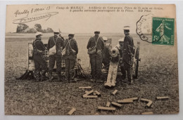 Delcampe - Camp De Mailly - Artillerie De Campagne - Pièce De 75 M/m En Action à Gauche Servants Pourvoyeurs De La Pièce - Canons - Ausrüstung