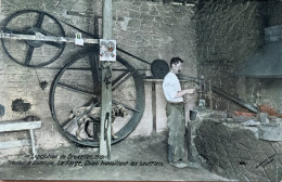 Exposition De Bruxelles 1910 Travail à Domicile La Forge Chien Travaillant Les Soufflets éditeurs Valentine & Sons - Exposiciones Universales