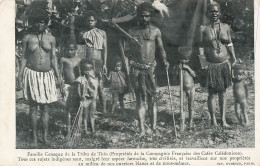 Nouvelle Calédonie - Famille Canaque De La Tribu De Thio - Imp Eymroud - Sein Nu - Publicité - Carte Postale Ancienne - Nueva Caledonia