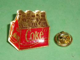 TB3Y / Pin's / Coca Cola : Coke    ( état ,voir Scan ) - Coca-Cola