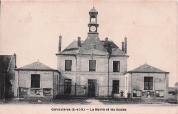 Garancieres - La Mairie Et Les Ecoles - CPA°J - Sonstige & Ohne Zuordnung