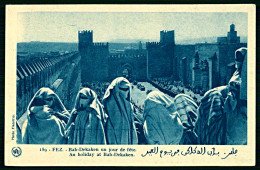 A63 MAROC CPA  FEZ - BAB DEKAKEN UN JOUR DE FETE - Collections & Lots