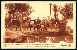 A63 MAROC CPA  MARRAKECH - CARAVANE DE MARCHANDS DANS LA PALMERAIE - Verzamelingen & Kavels