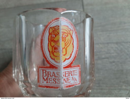 Chope émaillée Publicitaire En Verre Bière Brasserie Messine  Metz Lauvallières - Glazen