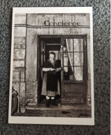 CPM 1987 - Photographe DOISNEAU (1912-1994) La Concierge Aux Lunettes Rue Jacob En 1945 - Doisneau