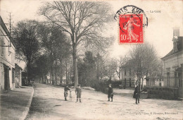 Bourré * Rue Et La Gare * Villageois - Autres & Non Classés