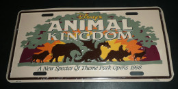 Rare Plaque Tôle Sérigraphiée Emboutie Animal Kingdom Disney World 1998 - Targhe In Lamiera (a Partire Dal 1961)