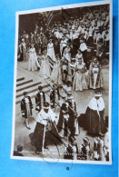 Royal  United Kingdom   The Majesty Queen Elisabeth Crowned 1953 Lot X 9 Postcards Valentine's - Königshäuser