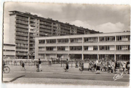 SOTTEVILLE : GROUPE SCOLAIRE FRANKLIN-RASPAIL Très Animée - Sotteville Les Rouen