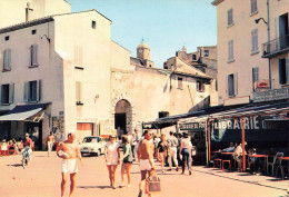 St Tropez * Rue De La Commune * Librairie Du Port - Saint-Tropez