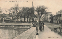 La Flèche * Un Bon Coin Pour La Pêche * Rue Pont * Pêcheurs à La Ligne - La Fleche