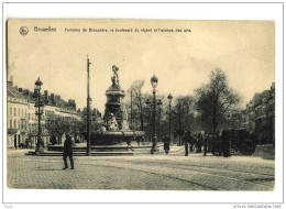 18553   -   Bruxelles  -  Fontaine De Brouckère, Le Boulevard Du Régent Et L'avenue Des Arts  - Au Dos Pub " A La Tenta - Avenues, Boulevards