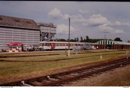 Photo Diapo Diapositive Slide Train Wagon Locomotive Autorail AATY à TOUCY Le 26/05/95 VOIR ZOOM - Diapositives