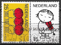 Plaatfout Breuk In De Linkerschoen In 1969 Kinderzegels 25 + 10 Ct Paartje NVPH 937 PM 2 - Abarten Und Kuriositäten