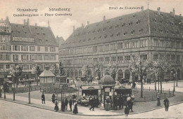 Strasbourg * La Place Du Commerce Et Hôtel Du Commerce * Kiosque à Journaux - Straatsburg