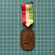 Medal Plaque Plakette PL000289 - Basketball Hungary Federation Association Union 1948 - 1949 40g - Otros & Sin Clasificación