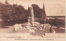 FRANCE - BRETAGNE - PLOZEVET (Finistère) - Monuments Aux Morts De La Grande Guerre - Carte Postale Ancienne - Bretagne