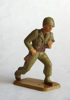 SOLDAT FIGURINE FIG STARLUX 1958 CHARGEANT AVEC FUSIL 5008 (2) Socle Jaune MC - Starlux