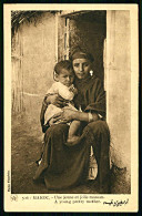 A63 MAROC CPA  UNE JEUNE ET JOLIE MAMAN - Collections & Lots