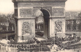 FRANCE - Arc De Triomphe De PARIS Avec Rassemblement Militaire Autour - Carte Postale Ancienne - Arc De Triomphe