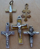 CRX-010 Lot De 5 Croix Anciennes Différentes - Religiöse Kunst