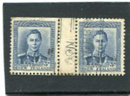 NEW ZEALAND - 1938  3d  BLUE  KGVI  DEFINITIVE  GUTTER PAIR  FINE USED  SG 609 - Oblitérés