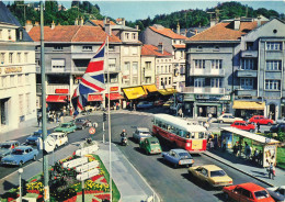 épinal * Autobus Ancien Marque Modèle ? Place Des Quatre Nations * Bus Car Autocar Commerces * Automobiles Anciennes - Epinal